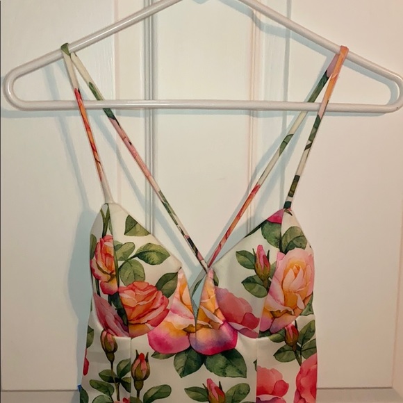 ✨FLORAL ROMPER✨ - Picture 2 of 6